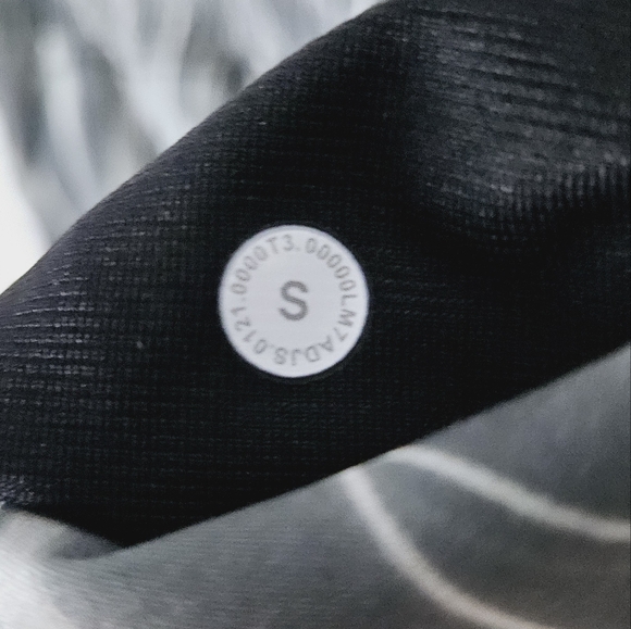 LULULEMON | Pace Breaker 9" lined stretch athletic shorts - Picture 8 of 8